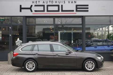 BMW 3-serie Touring 318i Essential