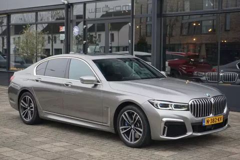 BMW 7-serie 745e High Executive | M Pakket | 4WS | Driving Assistant | Massage