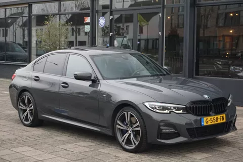 BMW 3-serie 330e High Executive | M Pakket | Dak | H&amp;K | Dravitgrau