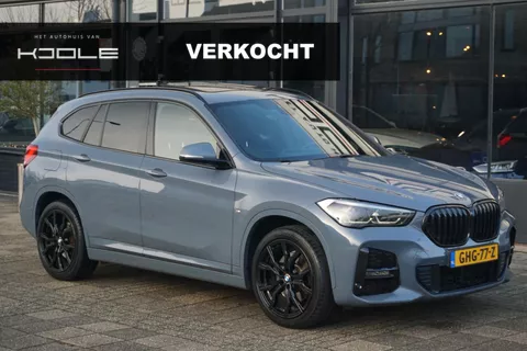 BMW X1 xDrive25e eDrive Edition | M pakket | ACC | PANO | trekhaak | Individual Storm Bay