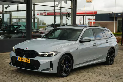 BMW 3-serie Touring 330e xDrive | M Sport Pro | ACC | PANO | Trekhaak