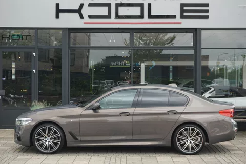 BMW 5-serie 520i High Executive Edition | H&amp;K | Dak | ACC