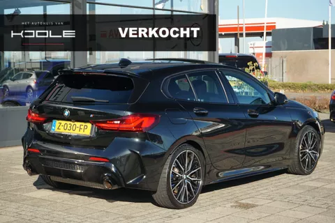 BMW 1-serie M135i xDrive High Executive Np. &euro; 75k | ACC | PANO | H&amp;K | elct. stoelen