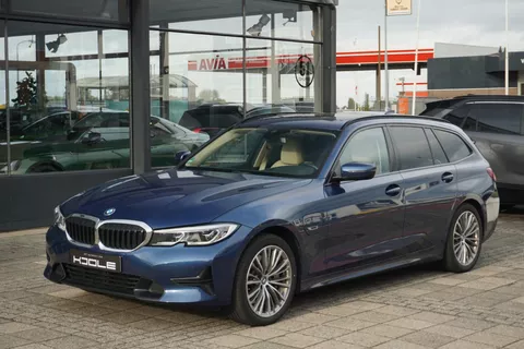 BMW 3-serie Touring 330e High Executive | 94% Soh | PANO | trekhaak | laser