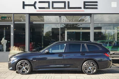 BMW 3-serie Touring 320e High Executive | M-pakket | 92% Soh | Trekhaak | ACC