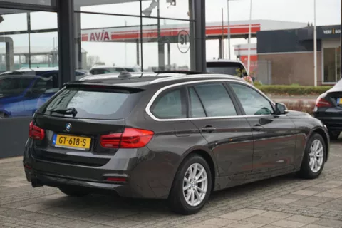 BMW 3-serie Touring 318i Essential