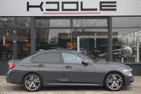 BMW 3-serie 330e High Executive | M Pakket | Dak | H&amp;K | Dravitgrau