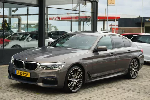 BMW 5-serie 520i High Executive Edition | H&amp;K | Dak | ACC