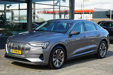 Audi e-tron Sportback 55 quattro Business edition Plus 95 kWh | trekhaak | PANO | 91% soh | luchtvering