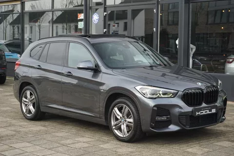 BMW X1 xDrive25e High Executive | M pakket | PANO | H&amp;K | Trekhaak