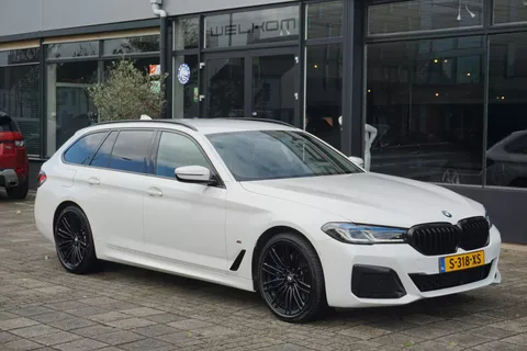 BMW 5-serie Touring 530e High Executive M Pakket | Trekhaak | LASER | ACC