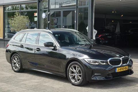 BMW 3-serie Touring 318i High Executive Edition | Leer | Carplay