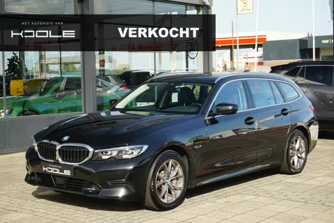BMW 3-serie Touring 330e | trekhaak | ACC | 92% Soh
